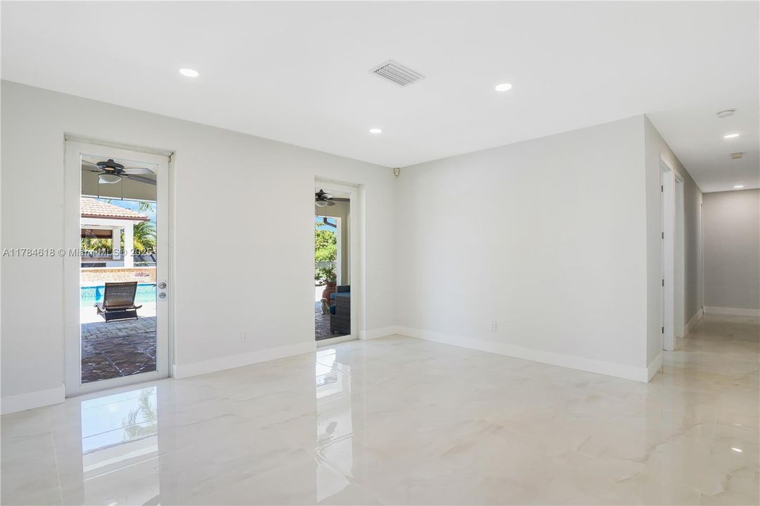 Recently Sold: $1,280,000 (4 beds, 3 baths, 2434 Square Feet)