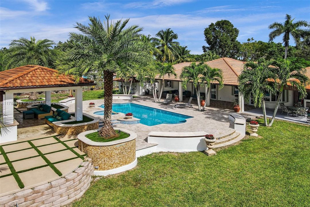 Recently Sold: $1,280,000 (4 beds, 3 baths, 2434 Square Feet)