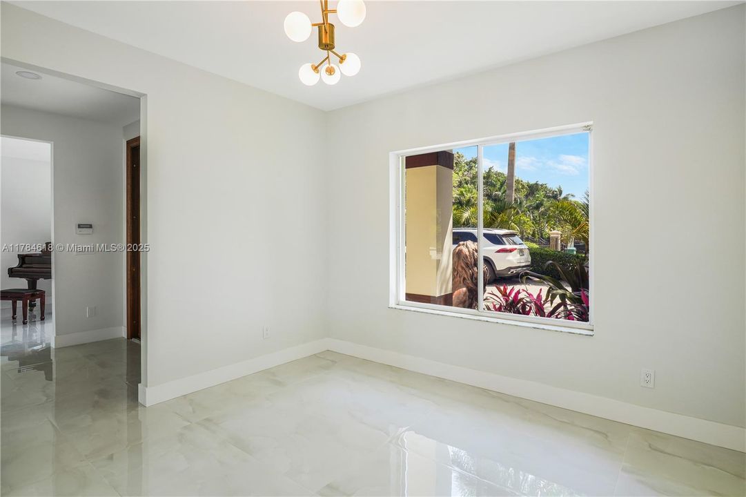 Recently Sold: $1,280,000 (4 beds, 3 baths, 2434 Square Feet)