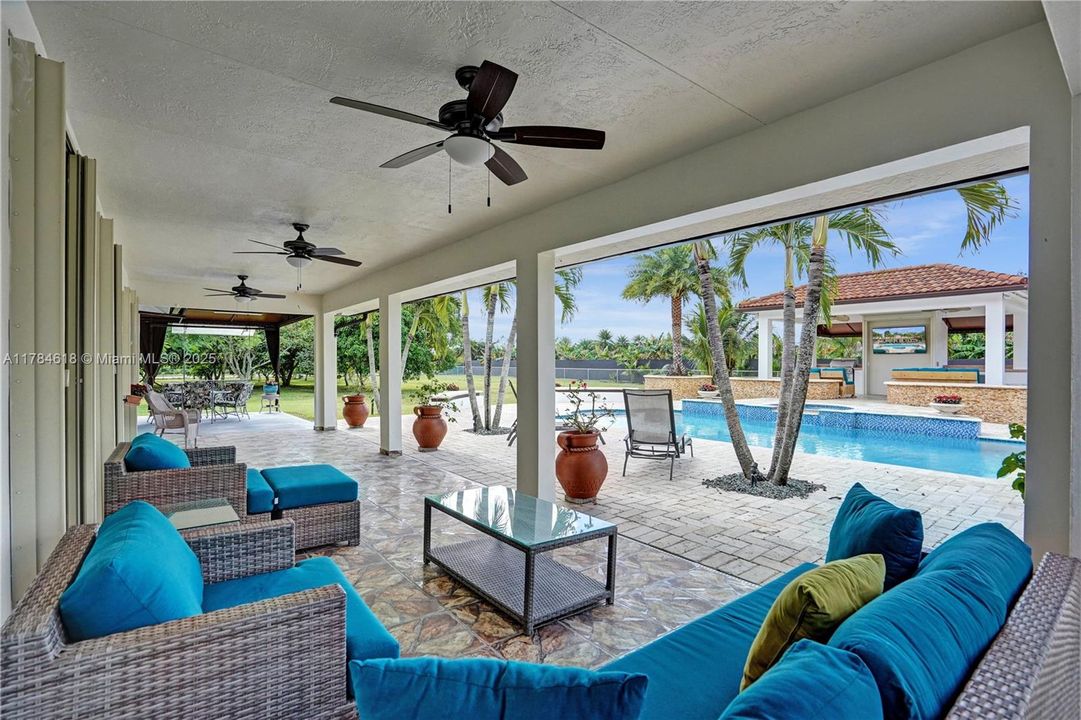 Recently Sold: $1,280,000 (4 beds, 3 baths, 2434 Square Feet)