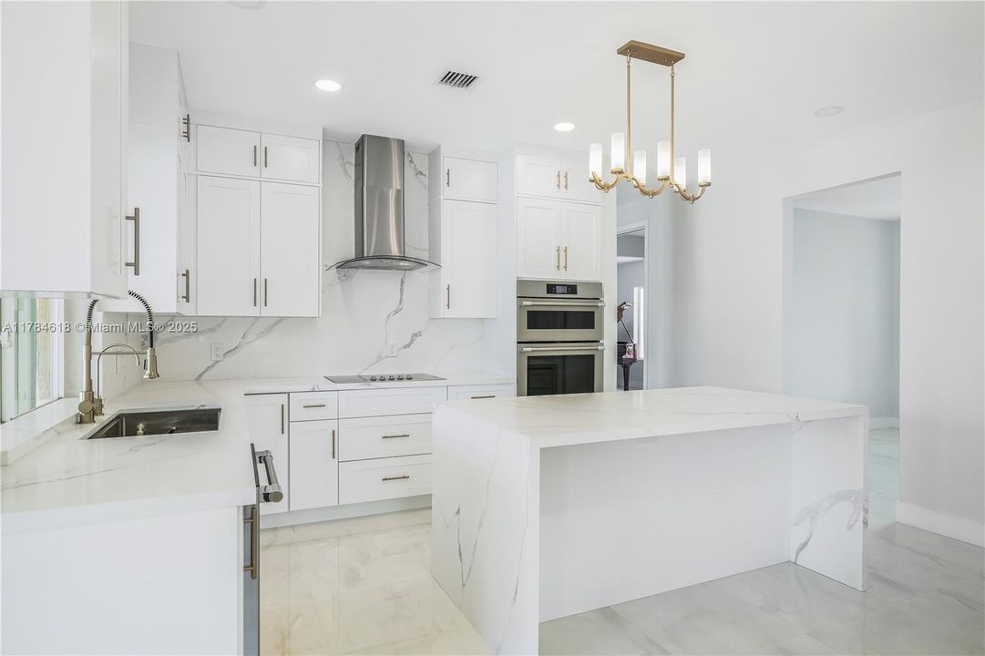 Recently Sold: $1,280,000 (4 beds, 3 baths, 2434 Square Feet)