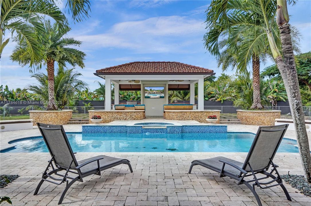 Recently Sold: $1,280,000 (4 beds, 3 baths, 2434 Square Feet)