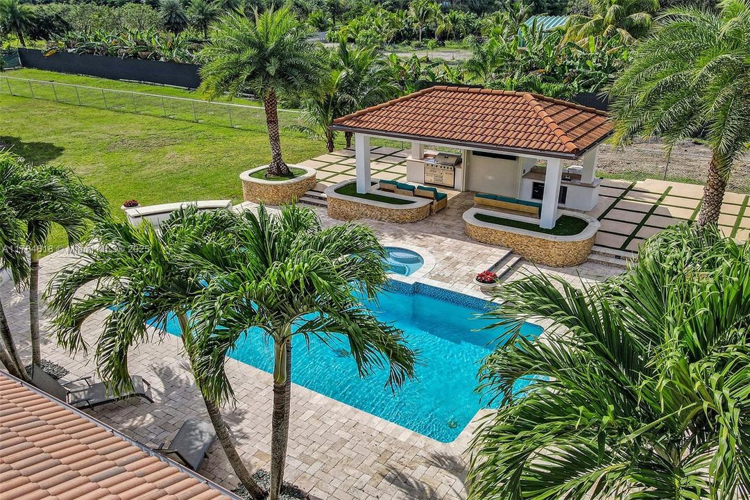 Recently Sold: $1,280,000 (4 beds, 3 baths, 2434 Square Feet)