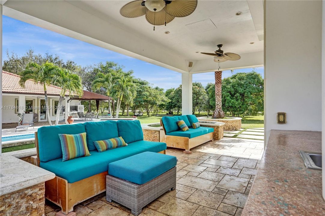 Recently Sold: $1,280,000 (4 beds, 3 baths, 2434 Square Feet)