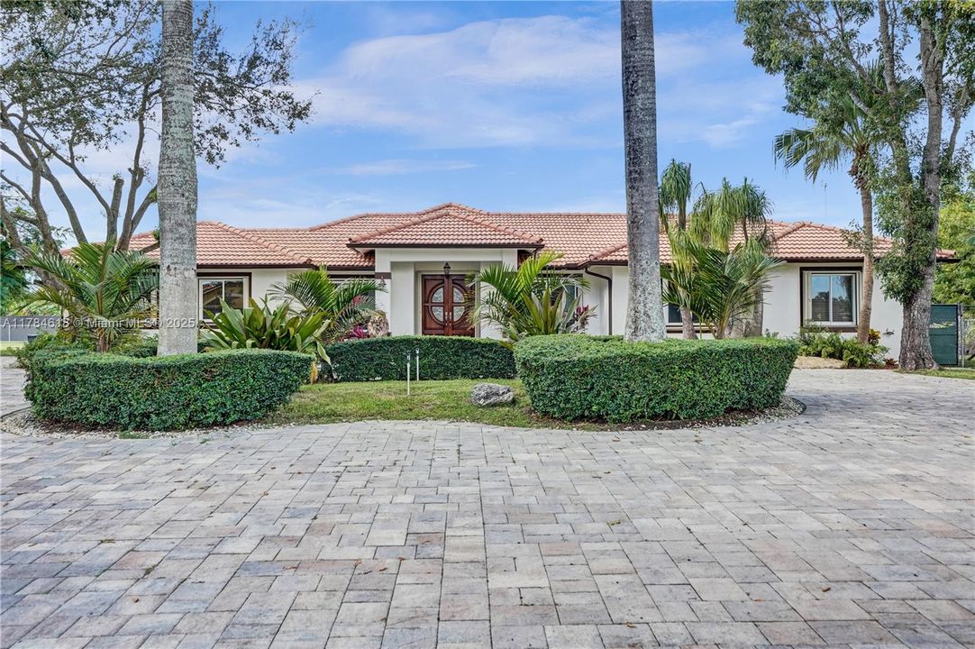 Recently Sold: $1,280,000 (4 beds, 3 baths, 2434 Square Feet)