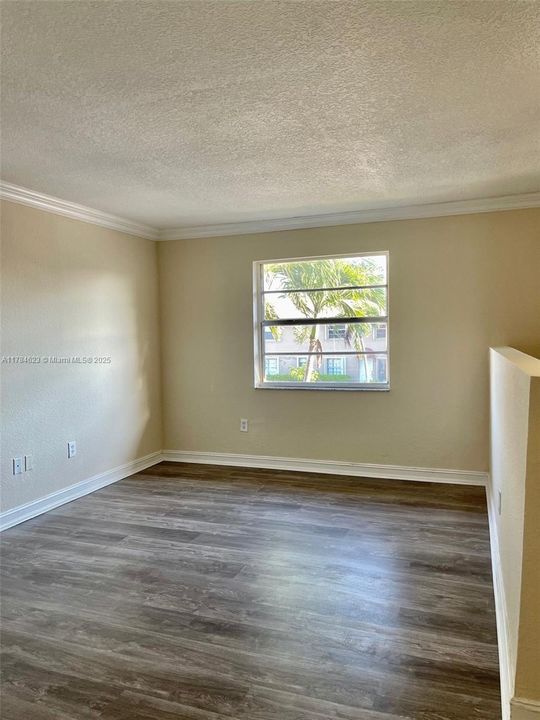 Recently Rented: $2,450 (3 beds, 2 baths, 880 Square Feet)