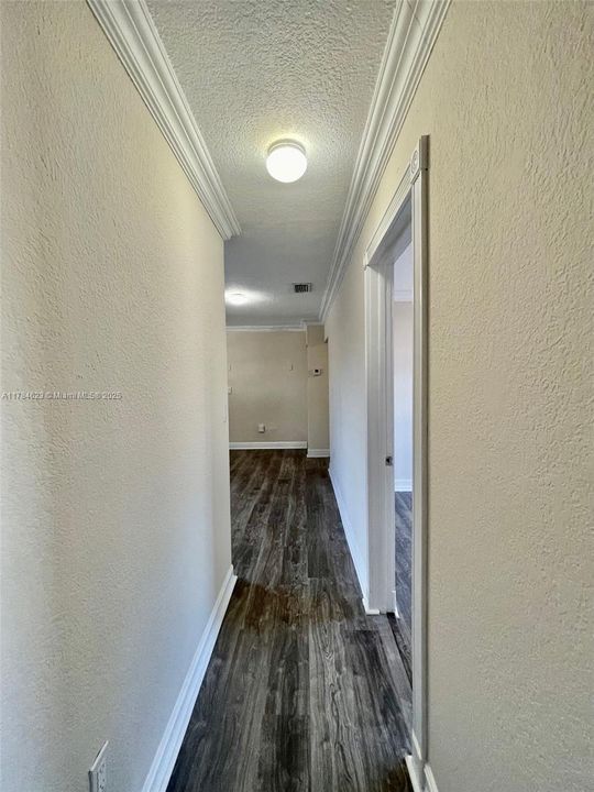 Recently Rented: $2,450 (3 beds, 2 baths, 880 Square Feet)