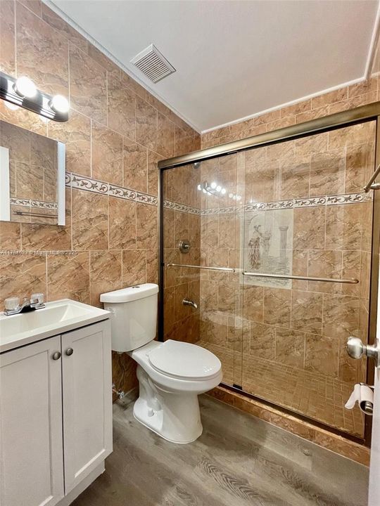 Recently Rented: $2,450 (3 beds, 2 baths, 880 Square Feet)