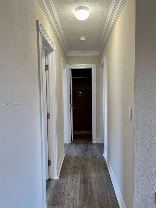 Recently Rented: $2,450 (3 beds, 2 baths, 880 Square Feet)