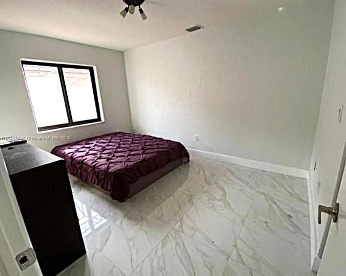 Vendido Recientemente: $609,900 (3 camas, 2 baños, 1718 Pies cuadrados)