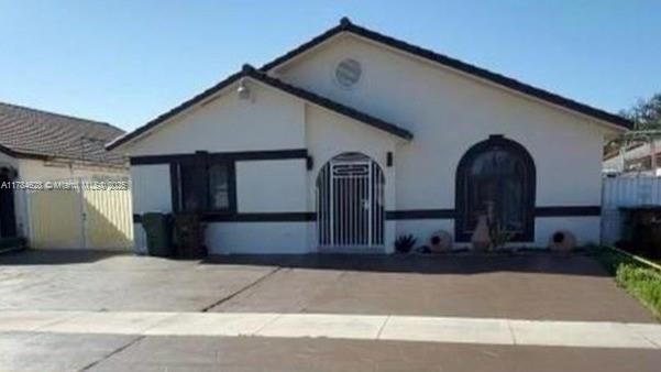 Vendido Recientemente: $609,900 (3 camas, 2 baños, 1718 Pies cuadrados)