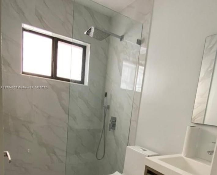 Vendido Recientemente: $609,900 (3 camas, 2 baños, 1718 Pies cuadrados)