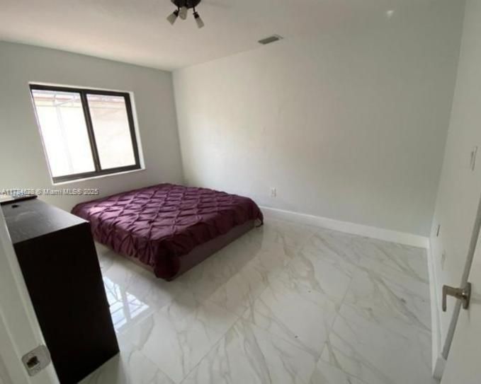 Vendido Recientemente: $609,900 (3 camas, 2 baños, 1718 Pies cuadrados)