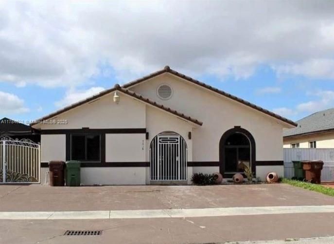 Vendido Recientemente: $609,900 (3 camas, 2 baños, 1718 Pies cuadrados)