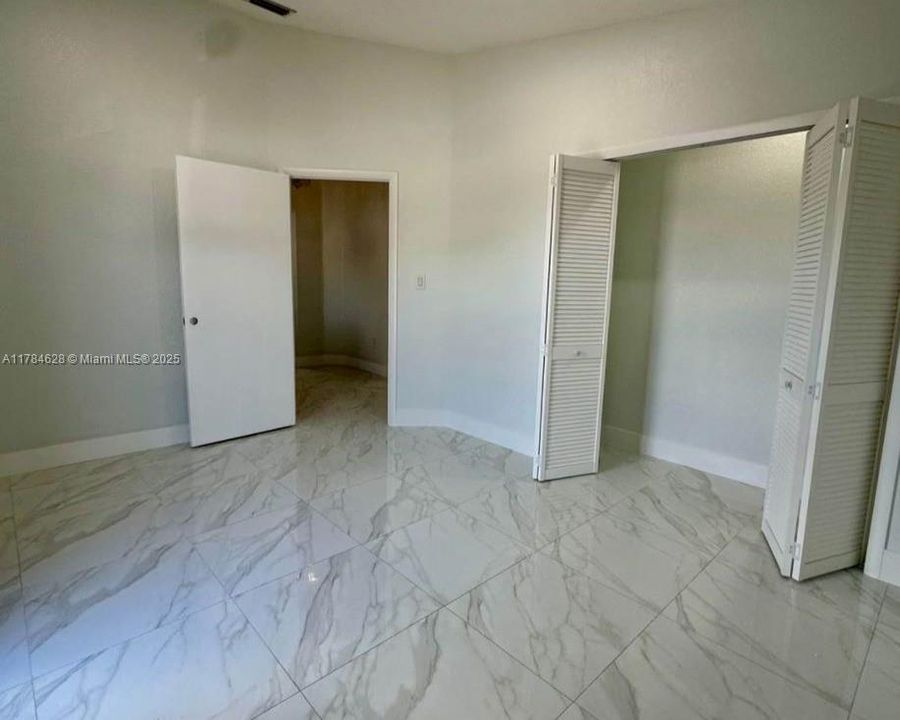 Vendido Recientemente: $609,900 (3 camas, 2 baños, 1718 Pies cuadrados)