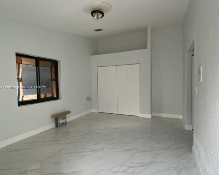 Vendido Recientemente: $609,900 (3 camas, 2 baños, 1718 Pies cuadrados)