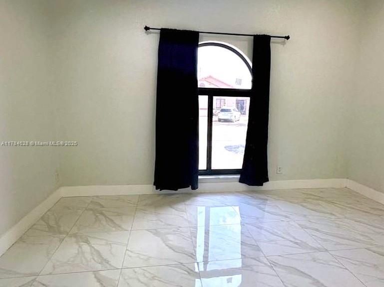 Vendido Recientemente: $609,900 (3 camas, 2 baños, 1718 Pies cuadrados)