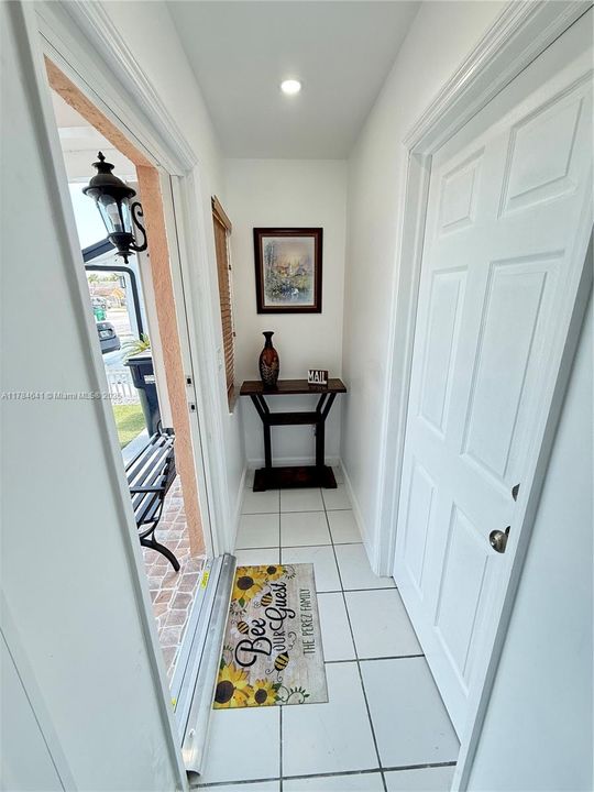 Recently Rented: $1,700 (1 beds, 1 baths, 600 Square Feet)