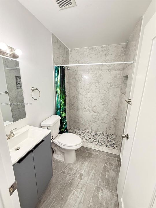 Recently Rented: $1,700 (1 beds, 1 baths, 600 Square Feet)