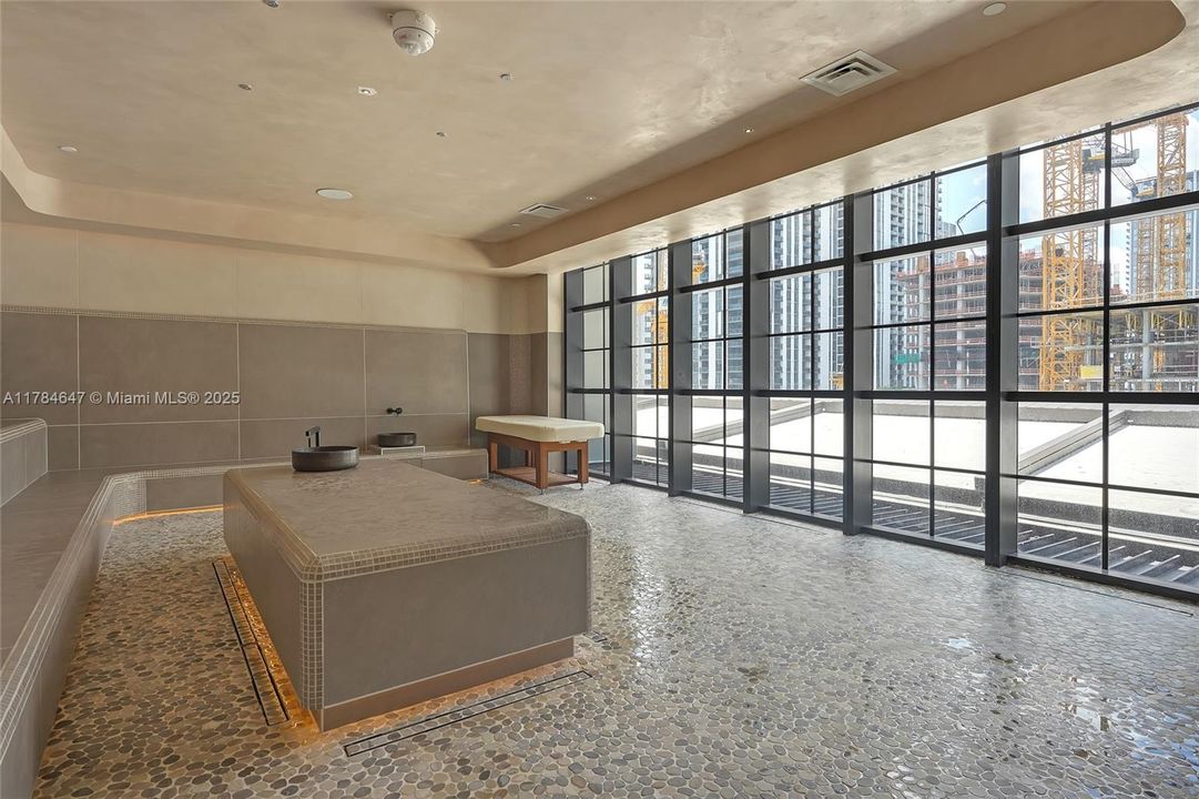 待售: $610,000 (1 贝兹, 1 浴室, 505 平方英尺)