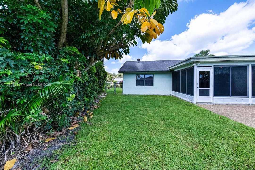 Недавно продано: $560,000 (4 спален, 2 ванн, 1529 Квадратных фут)