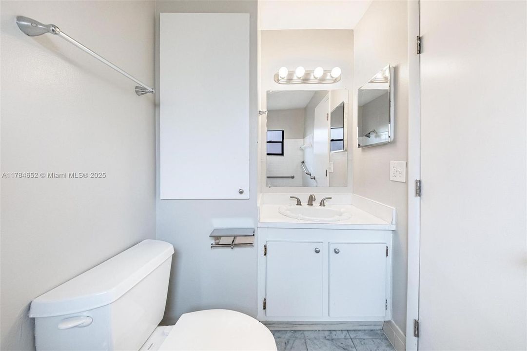 Недавно продано: $560,000 (4 спален, 2 ванн, 1529 Квадратных фут)