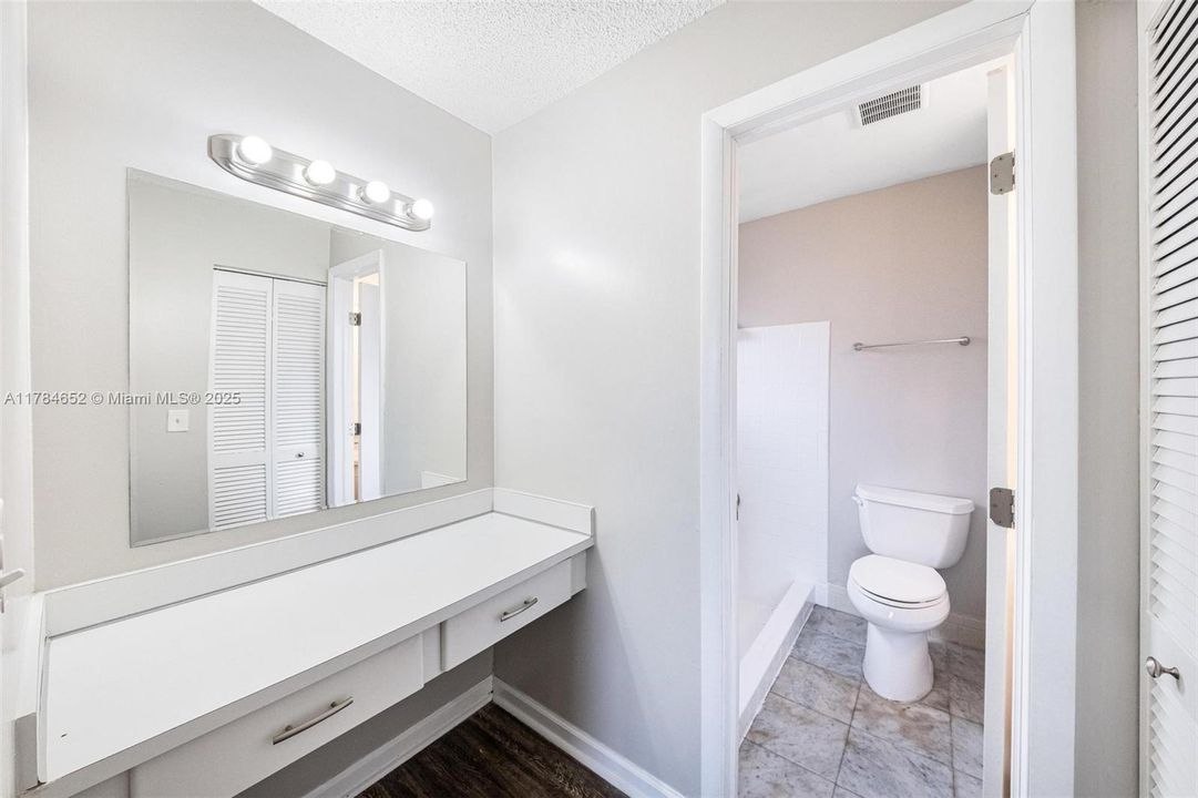 Недавно продано: $560,000 (4 спален, 2 ванн, 1529 Квадратных фут)