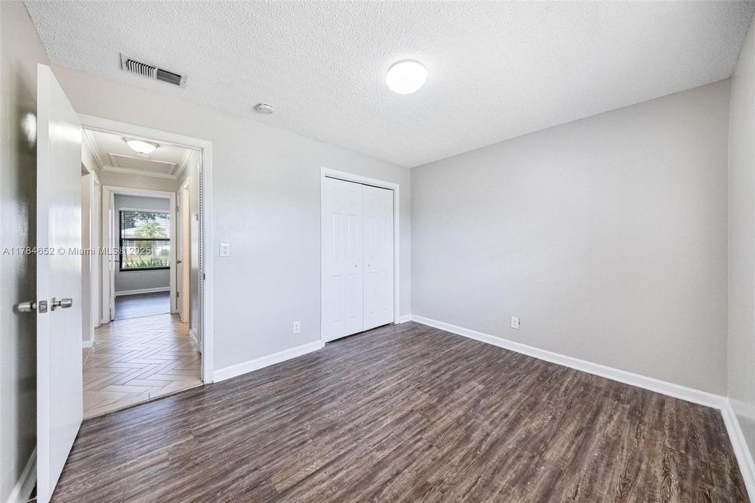 Недавно продано: $560,000 (4 спален, 2 ванн, 1529 Квадратных фут)