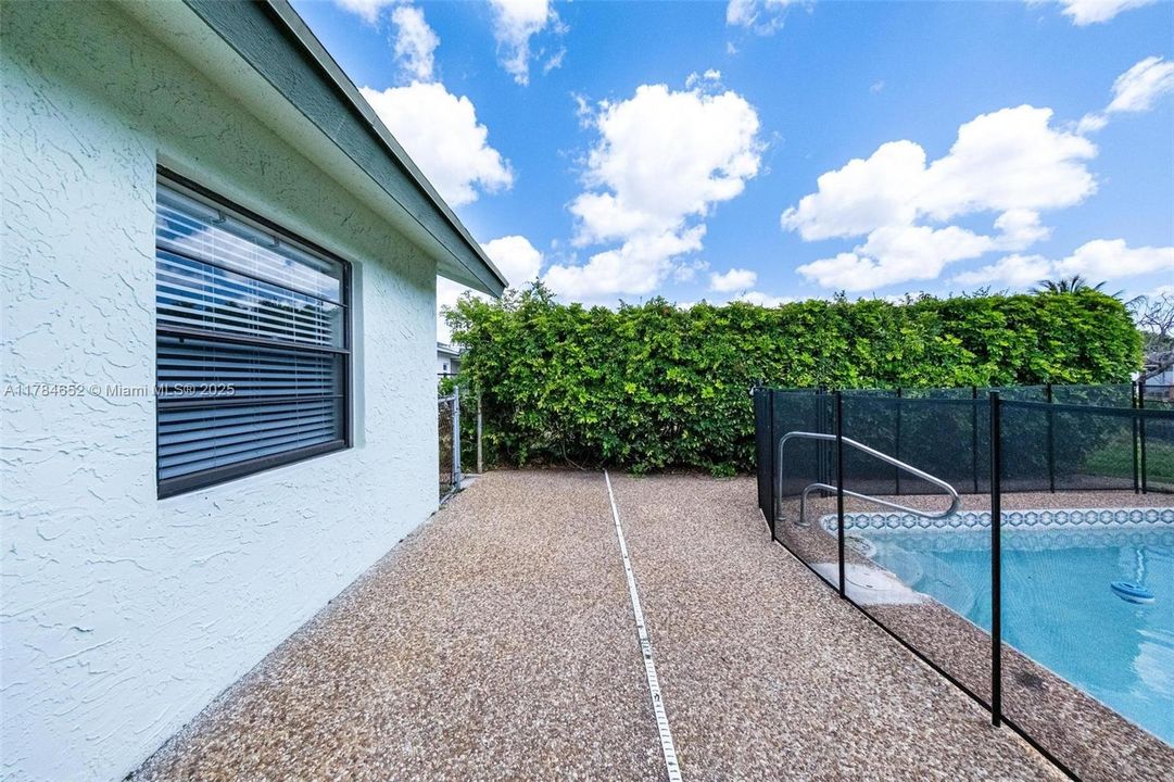 Недавно продано: $560,000 (4 спален, 2 ванн, 1529 Квадратных фут)