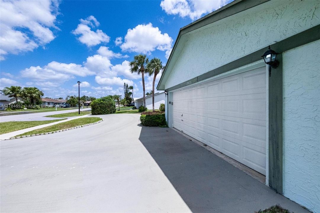 Недавно продано: $560,000 (4 спален, 2 ванн, 1529 Квадратных фут)