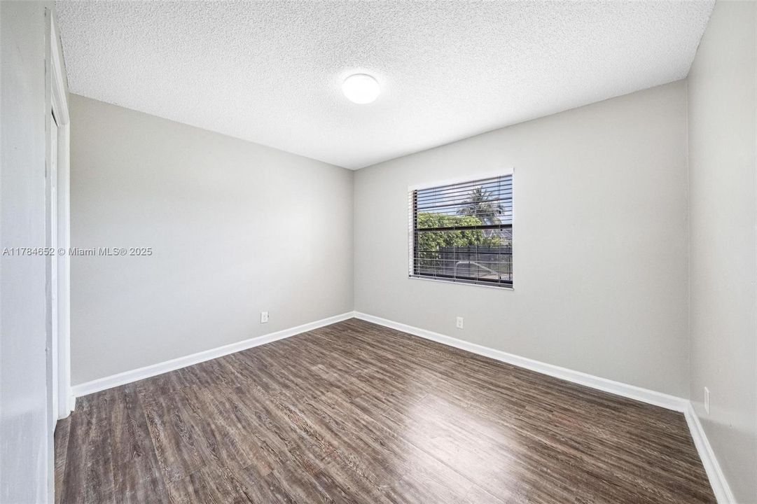 Недавно продано: $560,000 (4 спален, 2 ванн, 1529 Квадратных фут)