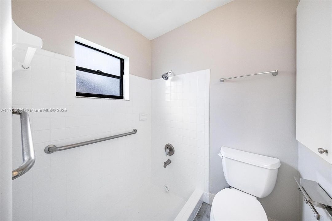 Недавно продано: $560,000 (4 спален, 2 ванн, 1529 Квадратных фут)