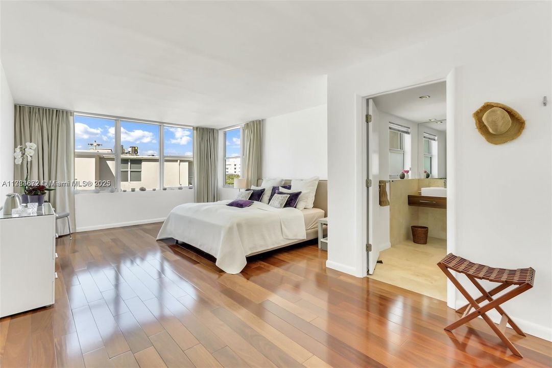 Vendido Recientemente: $1,150,000 (2 camas, 2 baños, 1675 Pies cuadrados)