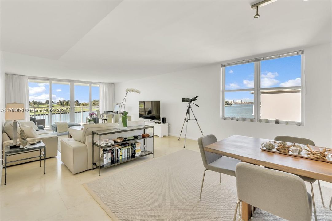 Vendido Recientemente: $1,150,000 (2 camas, 2 baños, 1675 Pies cuadrados)