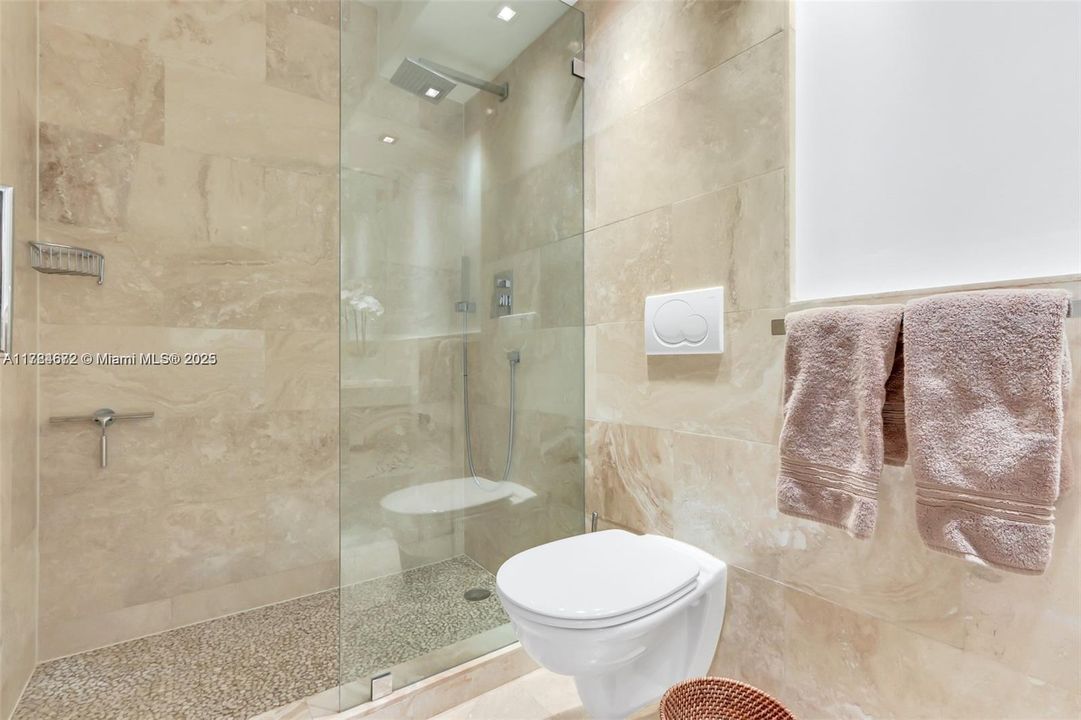 Vendido Recientemente: $1,150,000 (2 camas, 2 baños, 1675 Pies cuadrados)