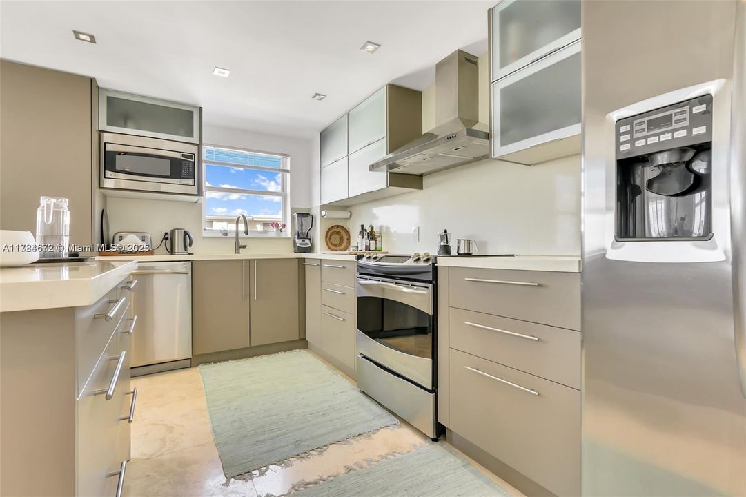 Vendido Recientemente: $1,150,000 (2 camas, 2 baños, 1675 Pies cuadrados)