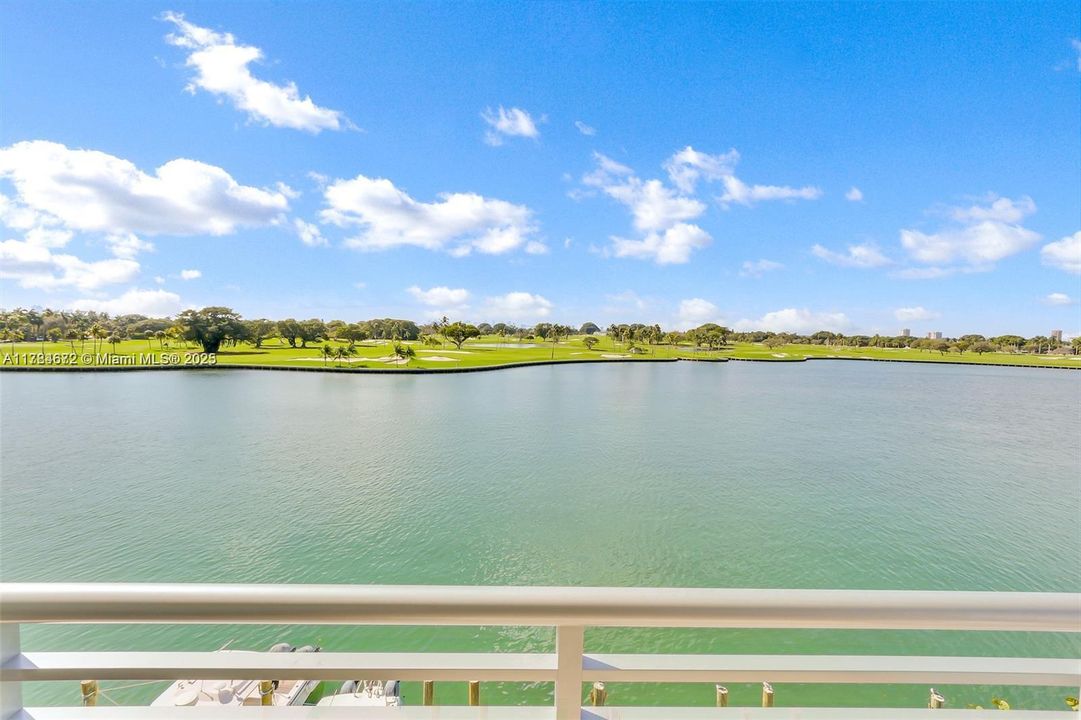 Vendido Recientemente: $1,150,000 (2 camas, 2 baños, 1675 Pies cuadrados)