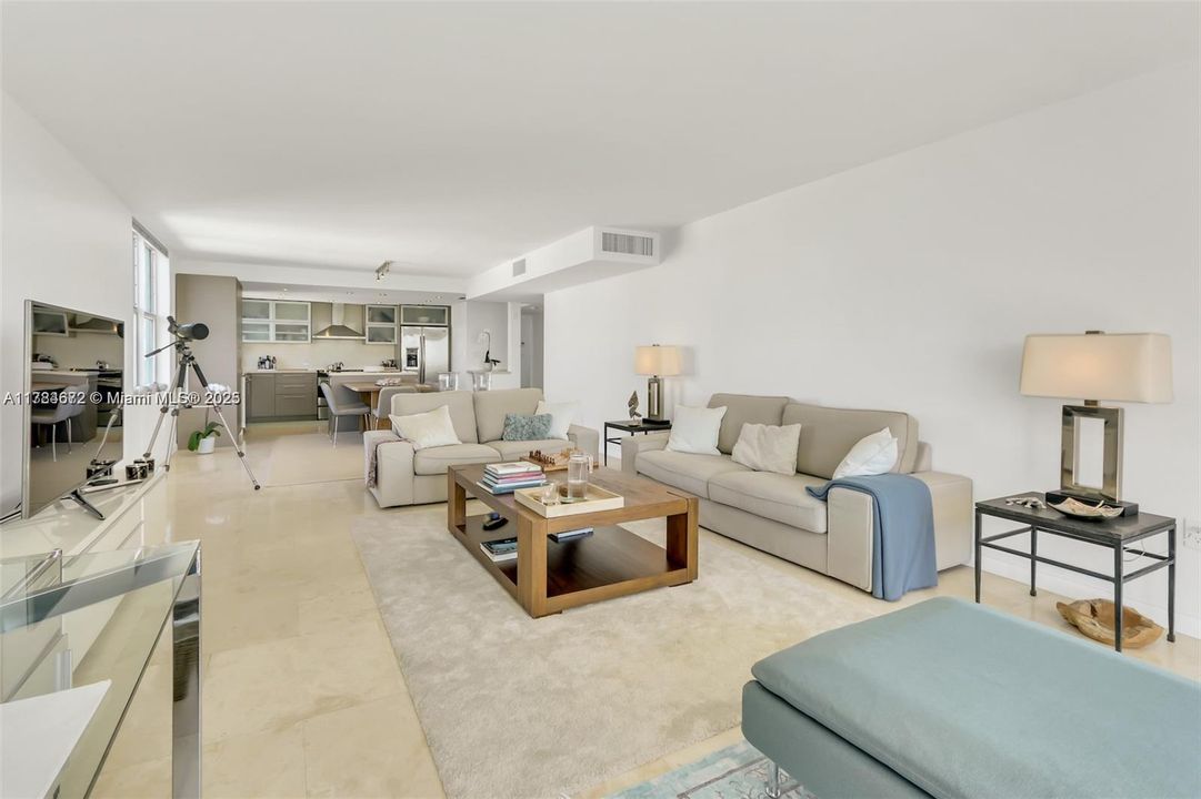 Vendido Recientemente: $1,150,000 (2 camas, 2 baños, 1675 Pies cuadrados)