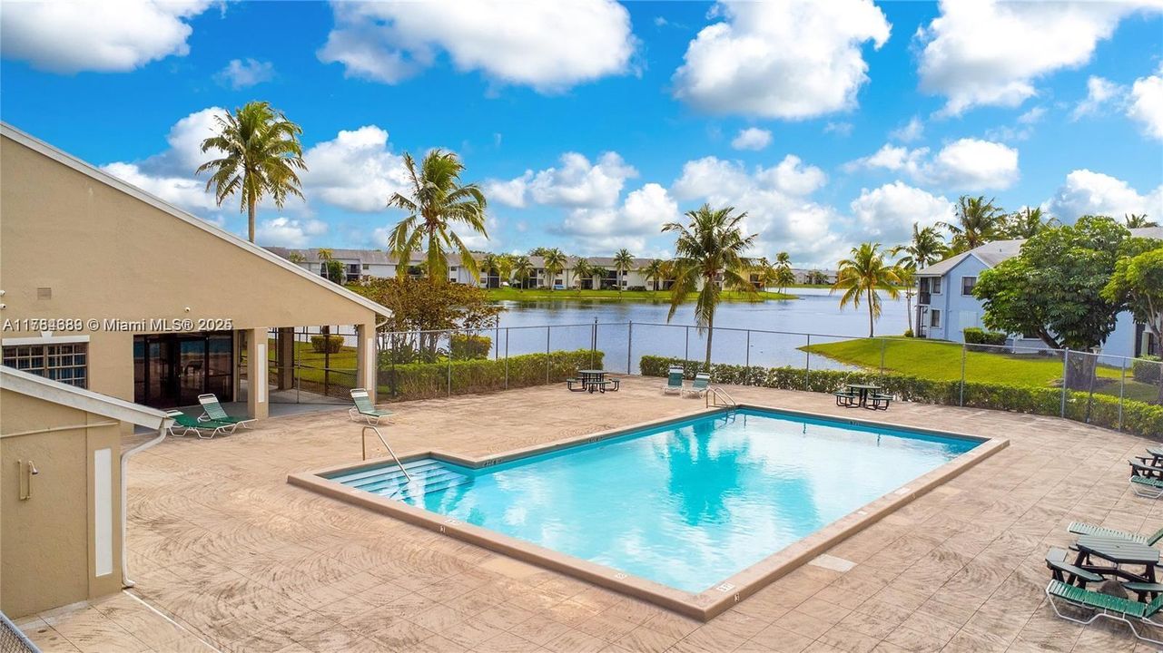 Recently Sold: $186,000 (2 beds, 2 baths, 970 Square Feet)