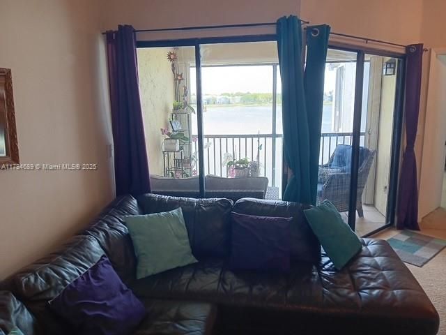 Recently Sold: $186,000 (2 beds, 2 baths, 970 Square Feet)