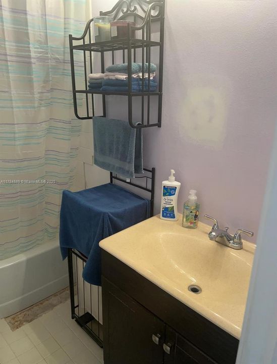 Recently Sold: $186,000 (2 beds, 2 baths, 970 Square Feet)