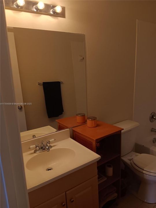 Recently Sold: $186,000 (2 beds, 2 baths, 970 Square Feet)