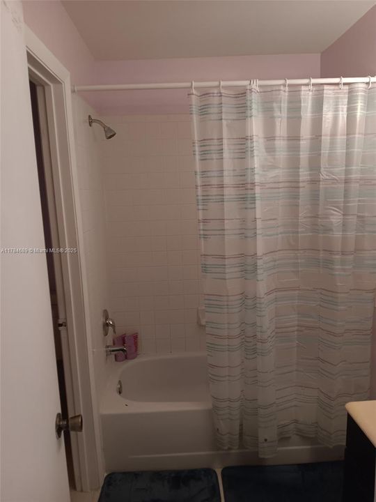 Recently Sold: $186,000 (2 beds, 2 baths, 970 Square Feet)