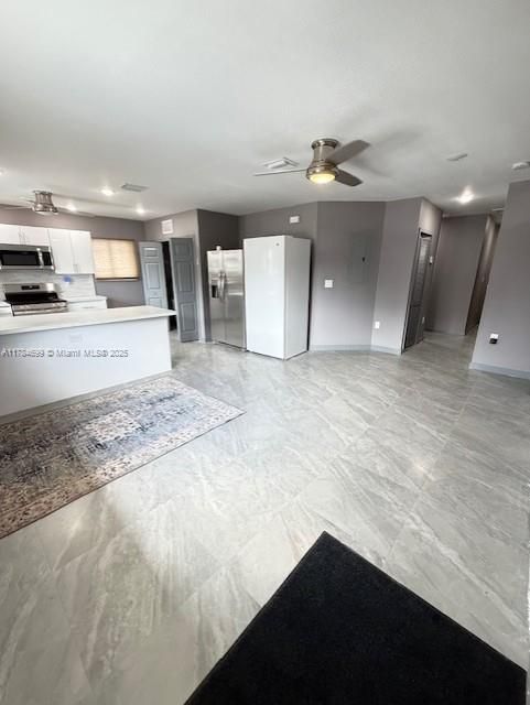 出租: $3,900 (5 贝兹, 2 浴室, 1800 平方英尺)