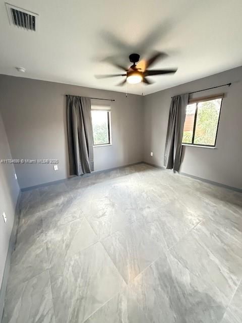 出租: $3,900 (5 贝兹, 2 浴室, 1800 平方英尺)