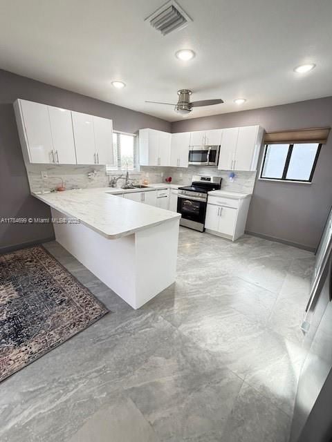 出租: $3,900 (5 贝兹, 2 浴室, 1800 平方英尺)