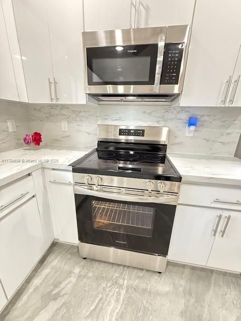 出租: $3,900 (5 贝兹, 2 浴室, 1800 平方英尺)