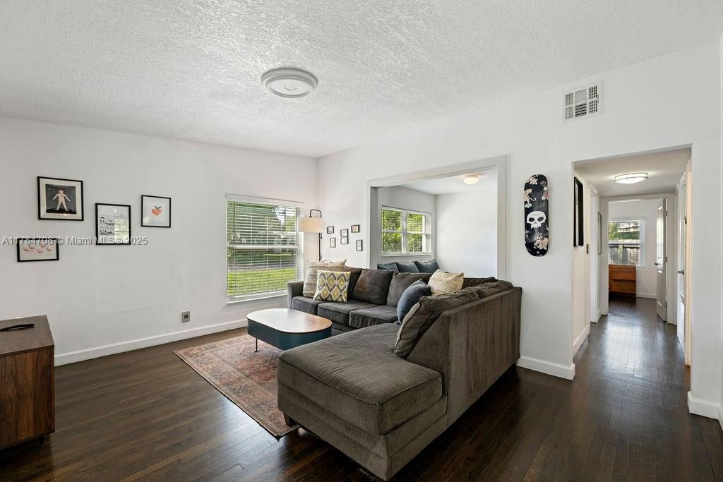 En Venta: $495,000 (0.36 acres)