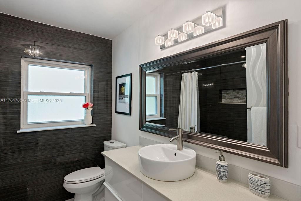 En Venta: $495,000 (0.36 acres)