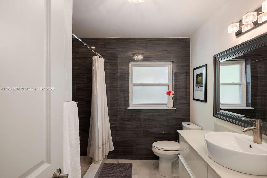 En Venta: $495,000 (0.36 acres)